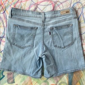 LEVI’S Denim Jean Shorts | Light Wash | W29